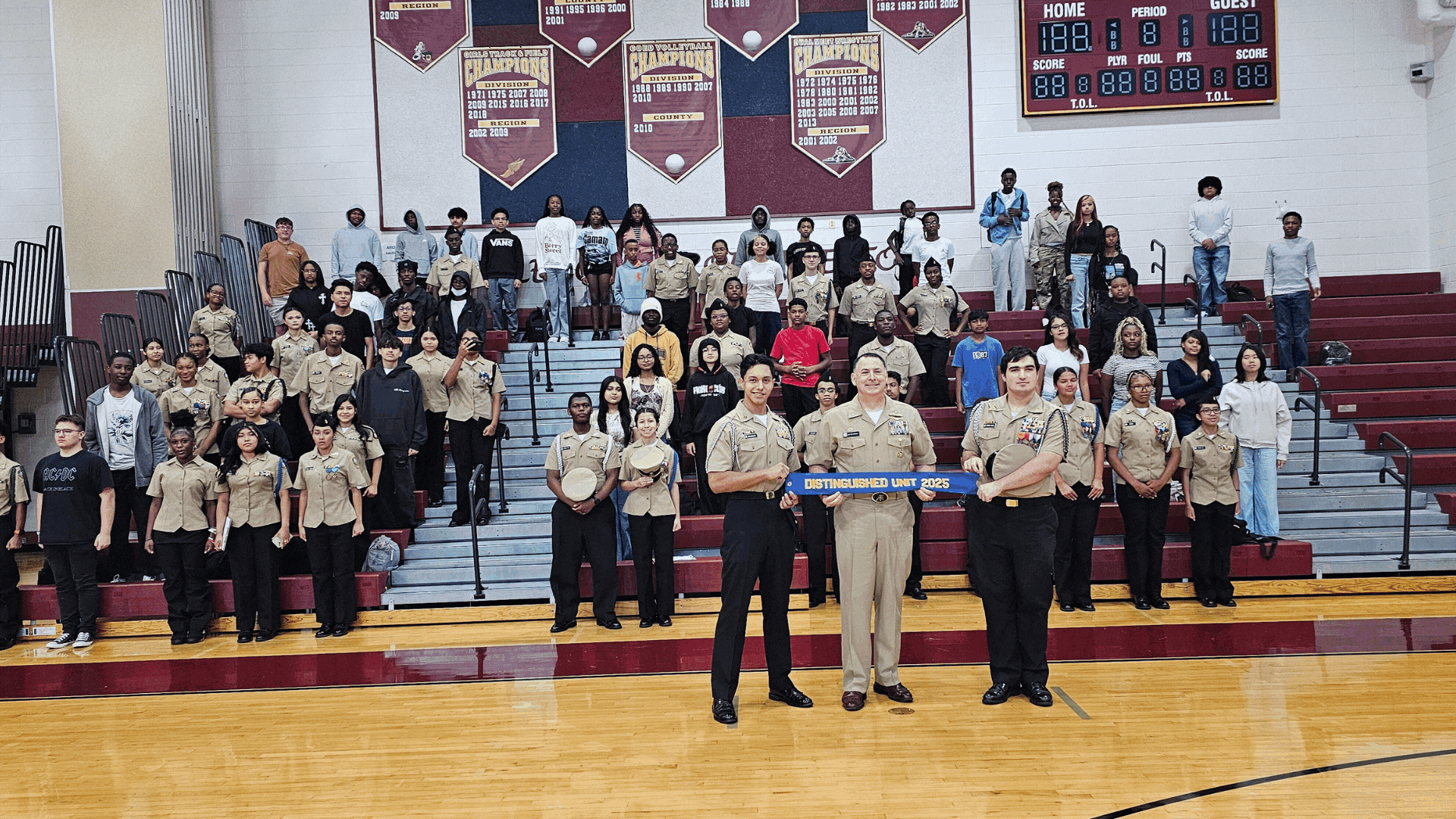 Admiral Visit -  Paint Branch.gif