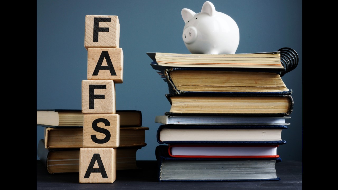 FAFSA File Photo.jpg